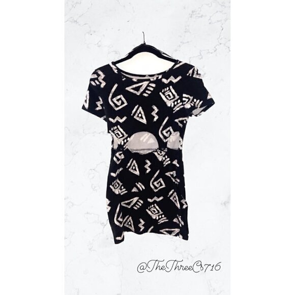 Womens black and white dress with cutout size M - Picture 1 of 4